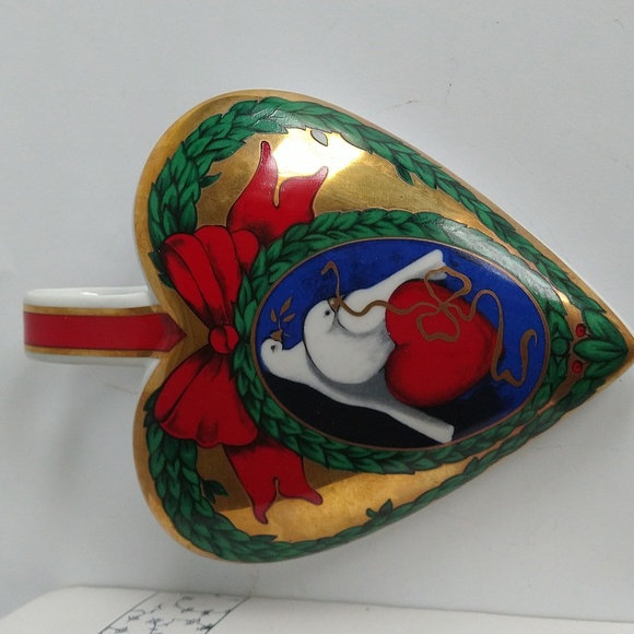 Heart of Christmas Wall Pocket by ROYAL COPENHAGEN 2007 Dove of My Heart - Picture 2 of 4
